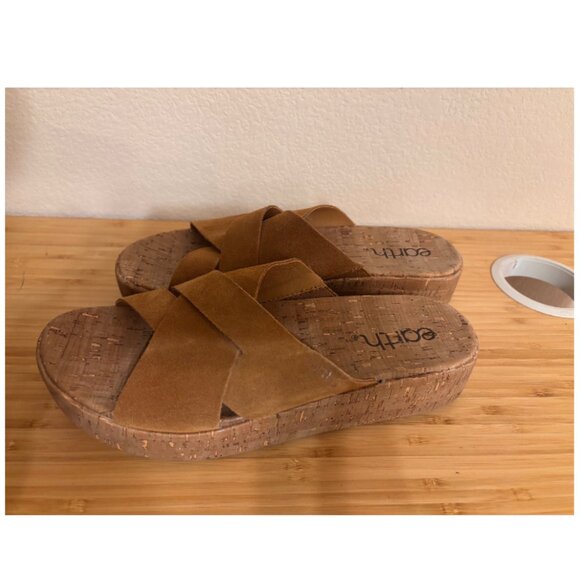 Earth "Scout" Slip-On Platform Wedge Sandals, Suede & Cork, Size: 9 - Picture 2 of 6